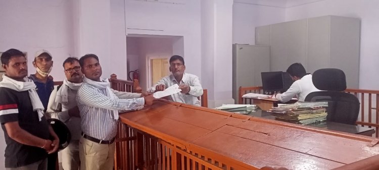 समस्त वंचित विद्यार्थी मित्रों को संविदा कैडर में लाने के लिए एसडीएम को मुख्य्मंत्री के नाम सौंपा ज्ञापन