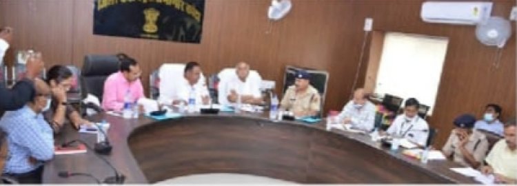 अनुसूचित जाति आयोग के अध्यक्ष ने ली अधिकारियों की बैठक पीडित व्यक्ति को न्याय एवं पात्र व्यक्ति को योजनाओं का लाभ समय पर मिले- आयोग अध्यक्ष