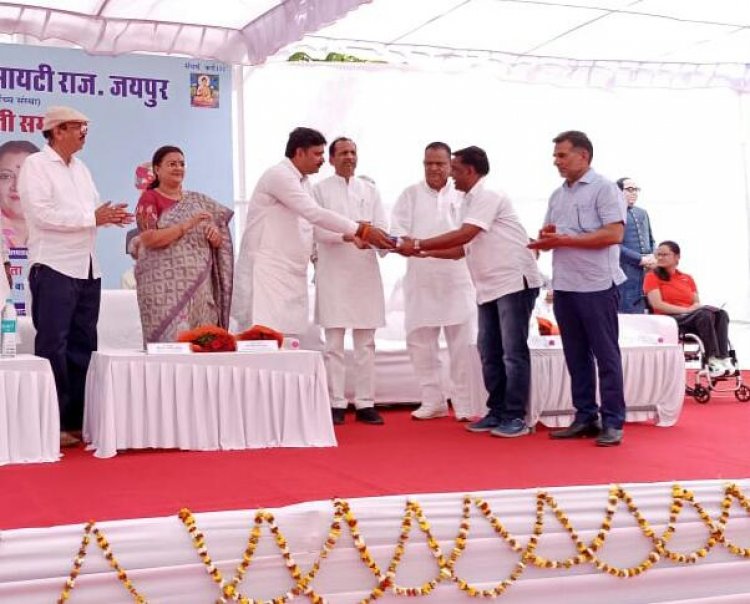 डॉ. श्यामलाल बैरवा का डॉक्टर अंबेडकर मेमोरियल वेलफेयर सोसायटी द्वारा राज्य स्तर पर सामाजिक क्षेत्र में हुआ सम्मान