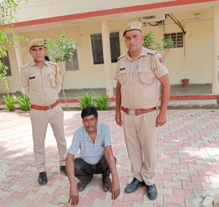 पुलिस थाना आँधी द्वारा 11 साल से फरार स्थायी वारण्टी को किया गिरफ्तार    अभियुक्त नकबजनी के मामले में न्यायालय से चल रहा था मफरुर