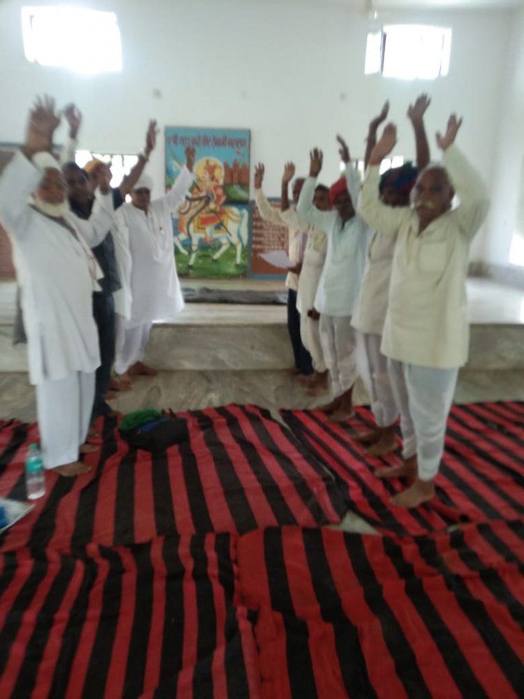 भारतीय किसान यूनियन चित्तौड़गढ़ की मीटिंग जिला अध्यक्ष लेहरु लाल की अध्यक्षता में तेजा जाट छात्रावास में हुई