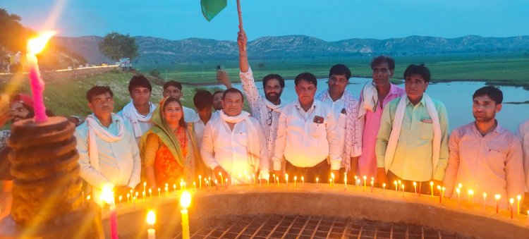 जय जौहार के नारो से गूंज उठा माधौसागर बाँध, माधौसागर बाँध पर 2101 दीपोत्सव एवं वृक्षारोपण कर मनाया विश्व आदिवासी दिवस
