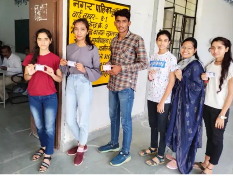 कपासन में 85.99 प्रतिशत मतदान : शुरूआती डेढ़  घंटे में धीमी रही रफ्तार , 577 स्टूडेंट्स ने डाला वोट कपासन |