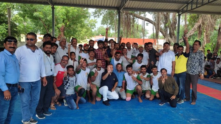 कपासन में आयोजित ब्लॉक स्तरीय ग्रामीण ओलंपिक वालीबॉल महिला में बनाकिया कलां वर्सेस निंबाहेड़ा के बीच फाइनल मैच खेला गया