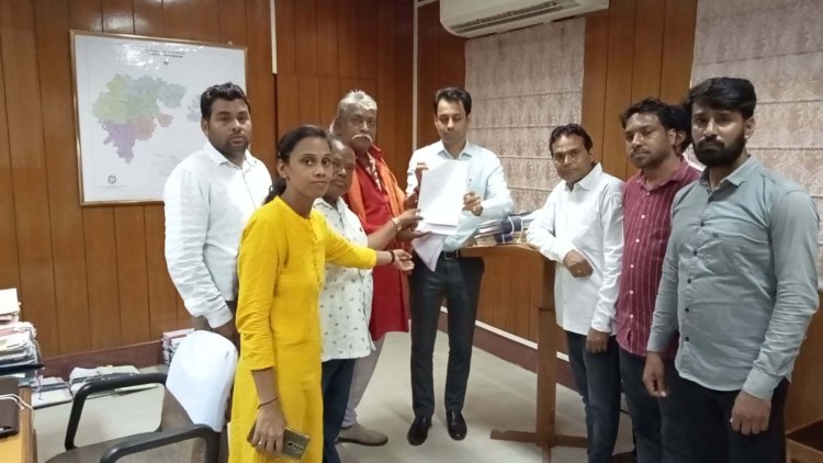 भड़कतिया मोहल्ले में कीर समाज के मंदिर को शराबियों ने बनाया शराब का अड्डा, समाज के लोगों ने जिला प्रशासन से की अपील