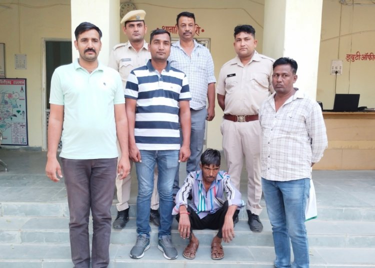 13 ग्राम स्मैक जप्त , एक गिरफ्तार : प्लास्टिक की थैली में छिपाकर ले जा रहा था नशीला पदार्थ , पुलिस को देखकर झाड़ियों में छिपा