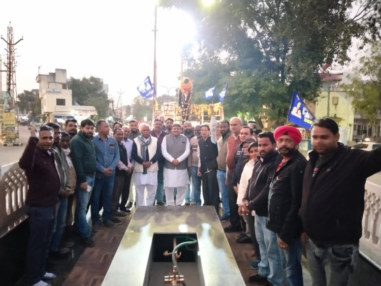 भीमराव अंबेडकर के 67 वे परिनिर्वाण दिवस पर राज्यमंत्री सुरेंद्र सिंह जाड़ावत ने दी श्रद्धांजलि।