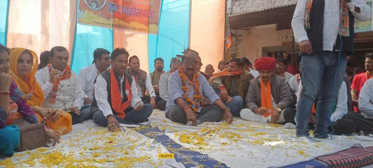 बिजयपुर पहुची जन आक्रोश रैली में विधायक आक्या बोले कोंग्रेस सरकार ने युवाओं, किसानों से किये कोई भी वादे पूरे नही किये।