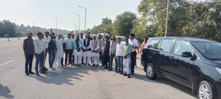मंत्री जाड़ावत के नेतृत्व में चित्तौड़ विधानसभा क्षेत्र से काग्रेस कार्यकर्ताओं व जनप्रतिनिधि भारत जोड़ो यात्रा हेतु सवाईमाधोपुर के लिए रवाना हुए।