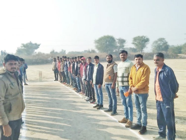 डांगी पटेल समाज की क्रिक्रेट प्रतियोगिता का चरलिया में हुआ शुभारम्भ।