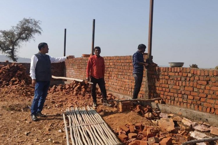 बिजयपुर सरपंच श्याम लाल शर्मा ने किया आरसीसी कार्य का निरीक्षण  