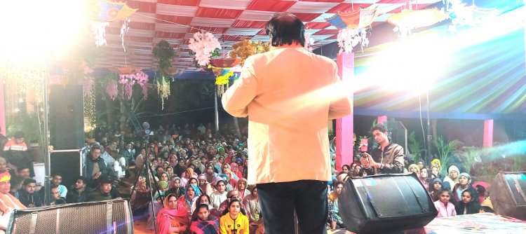 निवेदन देशभर से मान रखना किसानों का, ना भूखा सो सके भारत यही सपना किसानों का : कवि सुनील पटेल     - समस्त कश्यप गोत्री परिवार डूंगरा छोटा - डूंगरा बड़ा टांडा रतना द्वारा आयोजन