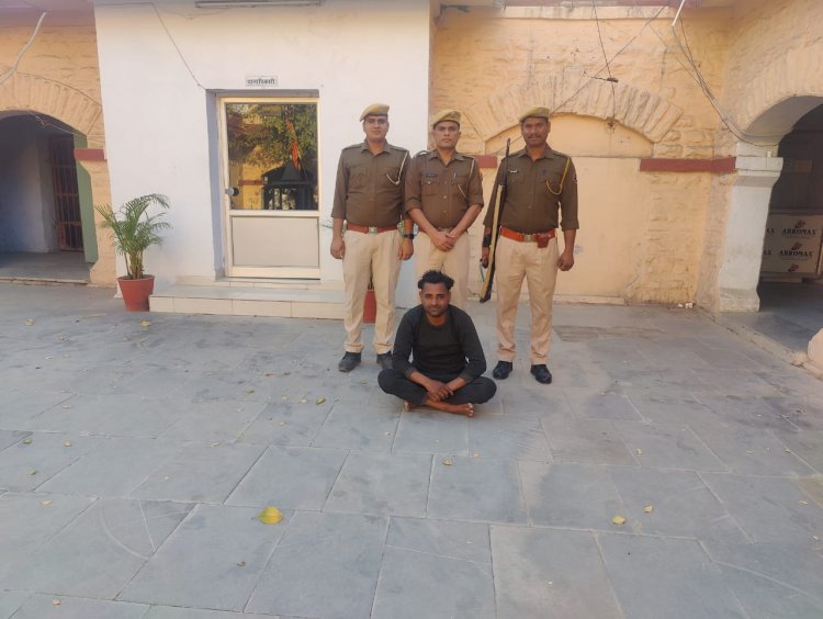 दूध की केनों में डोडाचूरा परिवहन करते चालक गिरफ्तार, 25 किलोग्राम डोडा चूरा व मोटरसाइकिल जब्त।