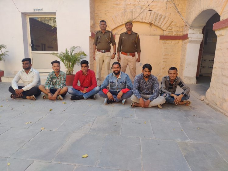 सोशल मीडिया साईट्स पर असामाजिक तत्वों को फोलो व लाईक करने पर 09 गिरफ्तार।