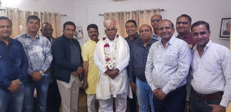 चितौड़गढ़ मार्बल एवं ग्रेनाइट उद्यमियों ने राज्यमंत्री का निवास स्थान पर पहुंच स्वागत अभिनंदन किया।