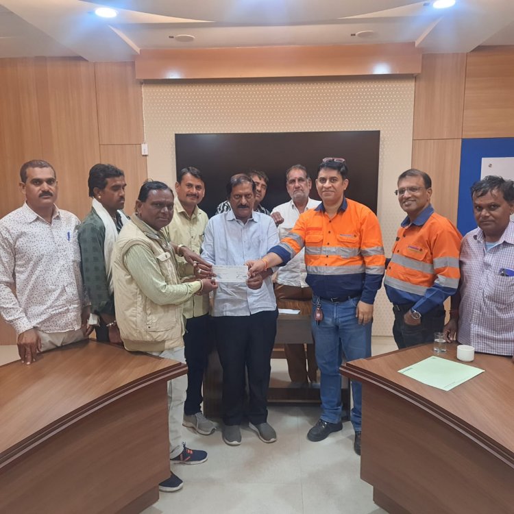प्रधान प्रतिनिधि भाटी के प्रयास लाए रंग, जिंक ने दो लोगों को 5-5 लाख के चेक सौंपे।