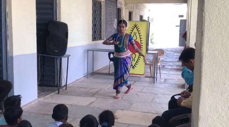 स्पिक मैके के तत्वावधान मे ओडिसी नृत्यांगना शान्ता श्री की दो कार्यशालाएं कनेरा घाटा क्षेत्र में हुई।
