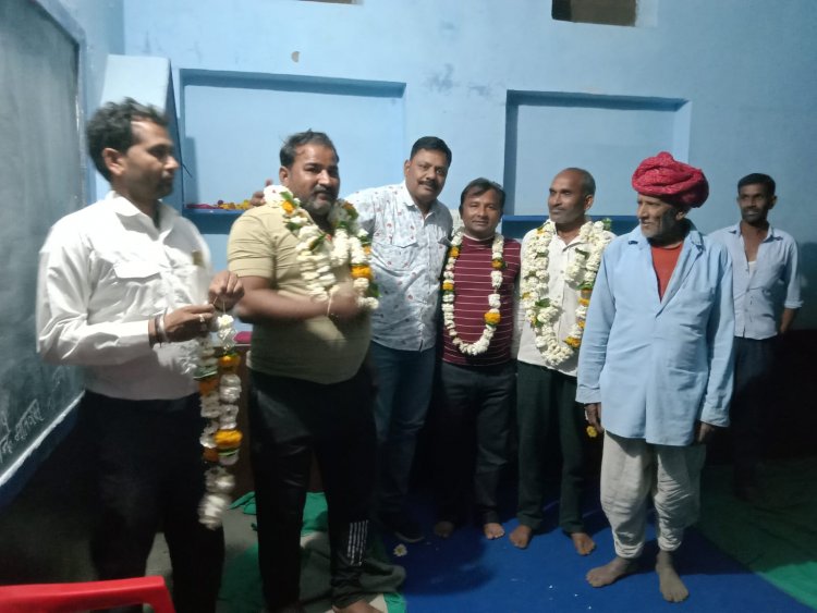 घटियावली मे हुई कांग्रेस कार्यकर्ताओं की बैठक, पंचायत अध्यक्ष पद पर विक्रम सिंह मनोनीत।