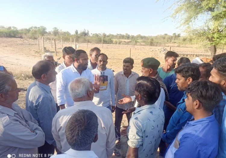 भूमाफिया और राजनेताओ का टारगेट बना बानसेन का रतन गाडरी, बिना नोटिस के अतिक्रमण हटाने पहुचे अधिकारी,  ग्रामीणों ने किया विरोध।