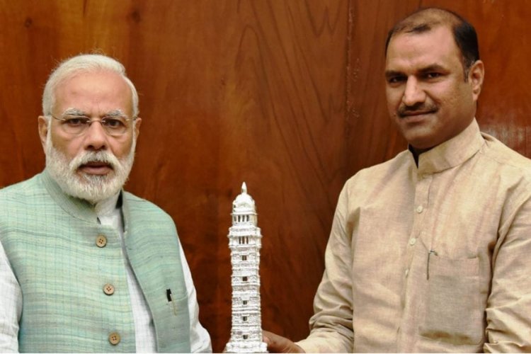 सांसद जोशी कि अनुशंसा पर बनेगी बरसो से लंबित 3 किलोमीटर लम्बी सड़क, ग्रामीणों कि राह होंगी आसान।