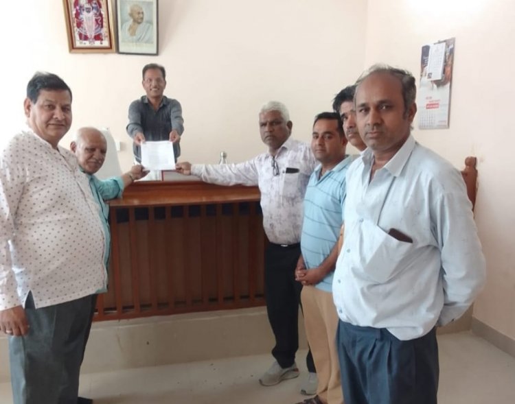 स्वर्णकार समाज ने महाराजा अजमीढ़ जयंती पर सार्वजनिक अवकाश एवं पैनोरमा निर्माण की मांग को लेकर ज्ञापन सौंपा।