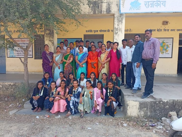 शम्भूपुरा विद्यालय मे 12 के विद्यार्थियों का विदाई समारोह आयोजित।