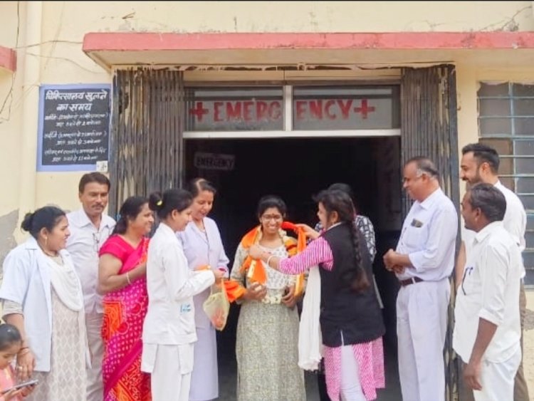 कपासन सीएचसी हॉस्पिटल में गायनोलॉजिस्ट की हुई पोस्टिंग: 12 साल बाद महिलाओं को मिलेगी डॉक्टर, ड्यूटी जॉइन करने पर स्टॉफ ने किया स्वागत