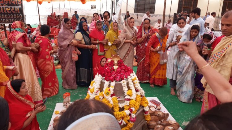 कपासन में मनाई शीतलाष्टमी: महिलाओं ने माता  को लगाया ठंडे पकवानों का भोग, परिवार को  निरोगी रखने की कामना, रंगोत्सव की धूम हुई  शुरू