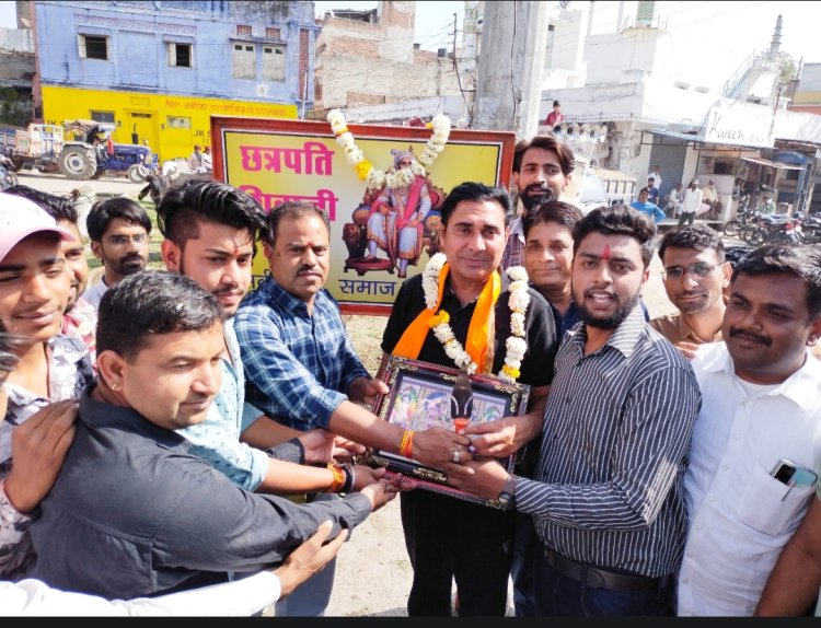 बहरोड़ विधायक ने कपासन में लगाई दौड़: 14  सूत्री मांगों को लेकर दौड़े, नुक्कड सभा को किया  संबोधित