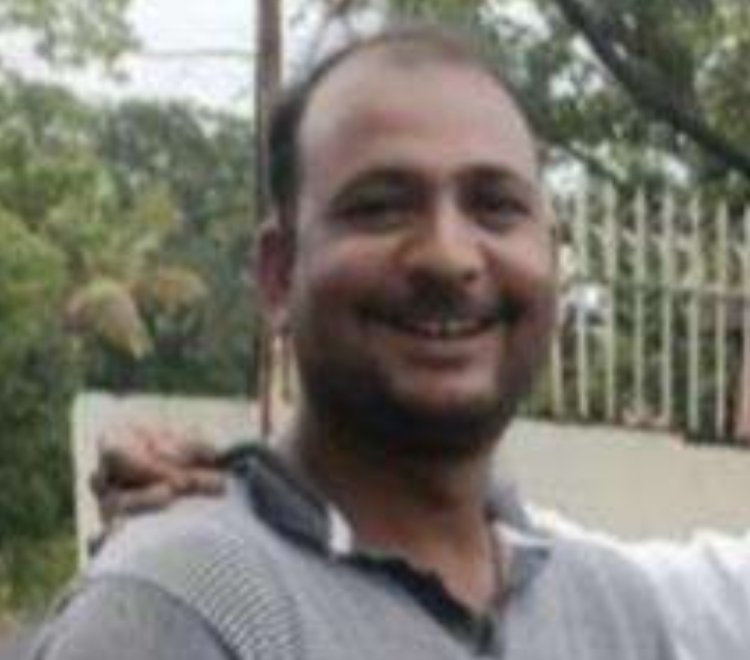 *रतनगढ़ थाना अंतर्गत गांव काकरिया तलाई में मुकेश ओड के घर कपड़े की दुकान में शॉर्ट सर्किट से लगी आग आग में झुलसने से मुकेश की हुई मौत।*
