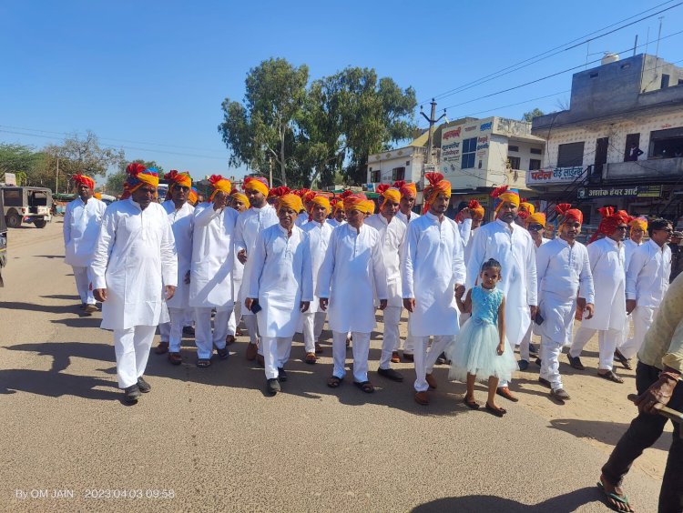 महावीर स्वामी के जयकारों से गुंजा शम्भूपुरा कस्बा, महावीर जन्म कल्याणक पर निकली शोभायात्रा।