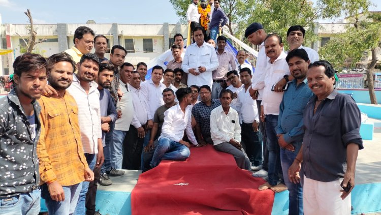 *डॉ.अम्बेडकर की 132 वी जन्मजयंती पर पूर्व मंत्री कृपलानी के नेतृत्व में भाजपा कार्यकत्र्ता ने किया नमन*