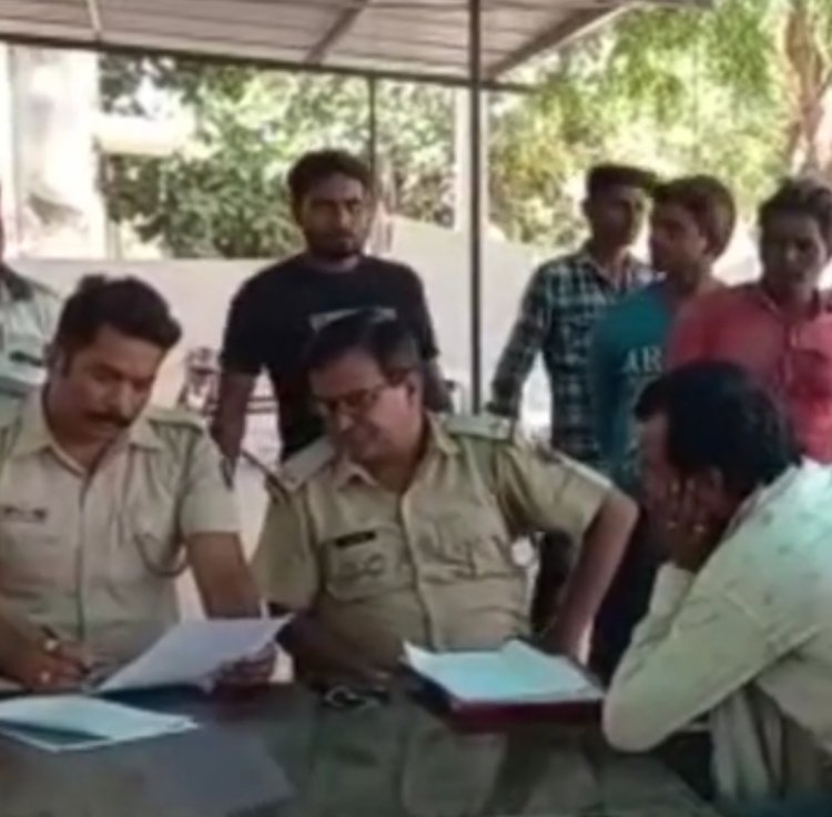 *सड़क हादसे में 9वीं के स्टूडेंट की मौत, पिता घायल : ससुराल से लौट रहे थे, पीछे से बाइक को मारी टक्कर।*