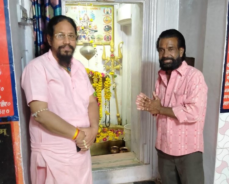 दिवंगत आत्माओं की शांति के लिए शिवसेना ने किया हज़ारेश्वर महादेव मे अभिषेक, भामाशाहों का किया आभार व्यक्त।