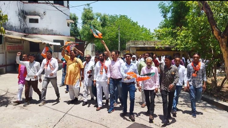 बिजली बिलों में फ्यूल सरचार्ज बढ़ाने का विरोध:  भाजपा कार्यकर्ताओं ने एसडीएम कार्यालय पर  किया प्रदर्शन