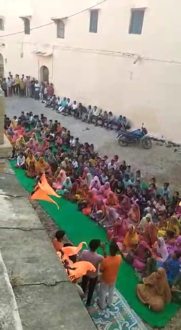 74वे रविवार को रामधुन प्रभात फेरी निकाली श्रद्धालु ओ ने किया हनुमान चालीसा का पाठ लोगों ने की पुष्प वर्षा बाल संस्कार शिविर विजेताओं का किया अभिवादन