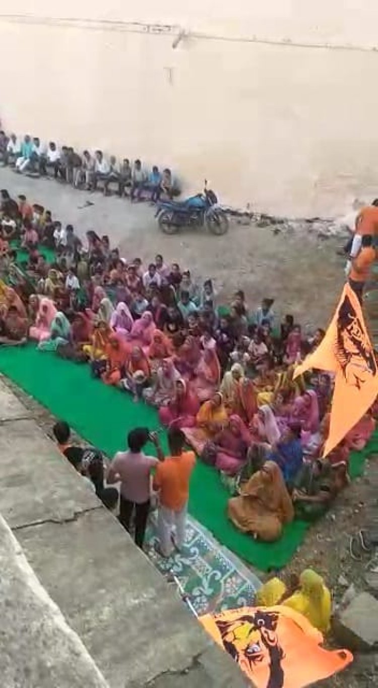 74वे रविवार को रामधुन प्रभात फेरी निकाली श्रद्धालु ओ ने किया हनुमान चालीसा का पाठ लोगों ने की पुष्प वर्षा बाल संस्कार शिविर विजेताओं का किया अभिवादन