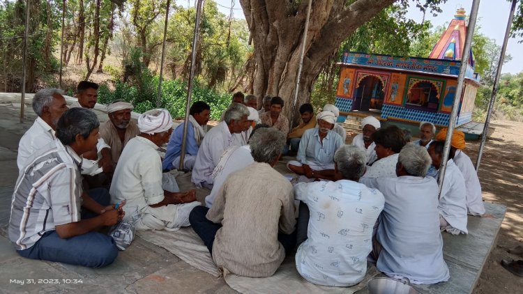 क्षेत्र के चमत्कारी कोटेश्वर महादेव मंदिर पर हुई बैठक दानपात्र खोलने पर मिले ₹18535
