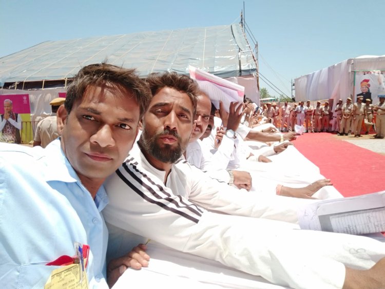 सीएम को बड़ीसादड़ी की 17 ग्राम पंचायतों को सलूंबर जिले में शामिल करने की मांग का दिया ज्ञापन
