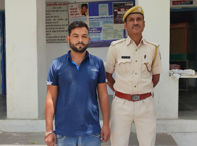 मारुति कार में परिवहन किया जा रहा है 33 किलोग्राम अवैध डोडाचुरा ज़ब्त, एक अपराध।