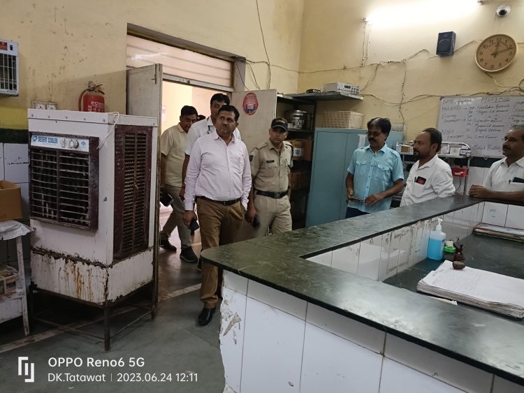 राजकीय चिकित्सालय का संभागीय आयुक्त ने किया निरीक्षण