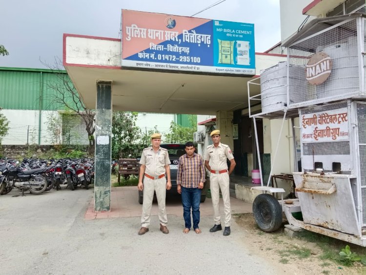 फर्जी अभ्यार्थी से परिक्षा दिलवा बना कॉन्स्टेबल।सदर थाना पुलिस ने लिया हिरासत में।