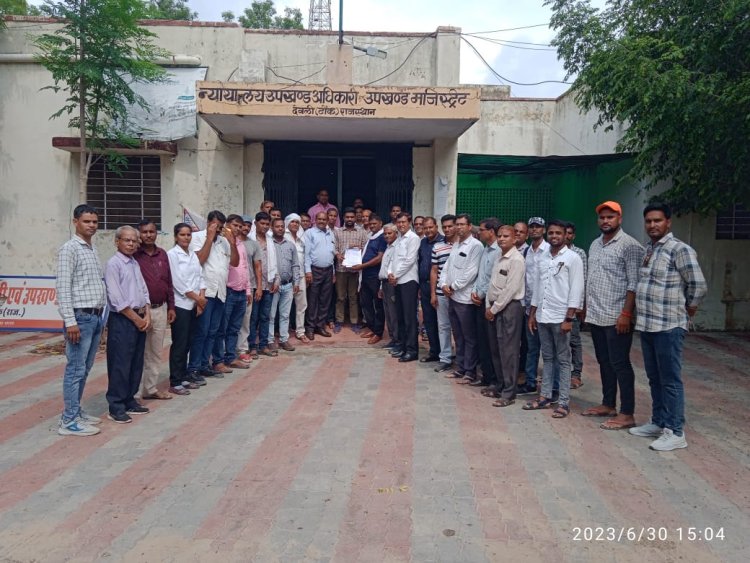 चंद्रशेखर आजाद पर हमले के विरोध मे सौंपा ज्ञापन