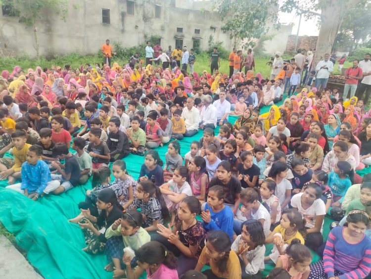 बड़ी सादड़ी के आनंदधाम श्रीराम द्वारा चौक से प्रारंभ होकर नगर के विभिन्न मार्गो से पूरे शहर में गुजरी रामधुन, समाज में स्नेह एवं सद्भावना के वातावरण का निर्माण करती रामधुन ;