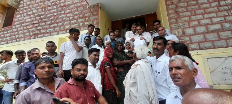 बानसी गिरदावर क्षेत्र के आस -पास की ग्राम पंचायतों को सलूंबर जिले में शामिल करने की मांग का दिया ज्ञापन।