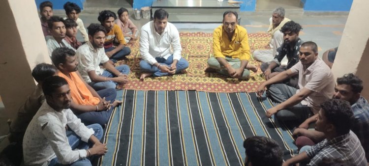 विधानसभा चुनाव से पूर्व भाजपा को बड़ा झटका, पुरोहितों का सांवता गांव में रैदास कॉलोनी के 45 युवा हुए कांग्रेस पार्टी में शामिल।