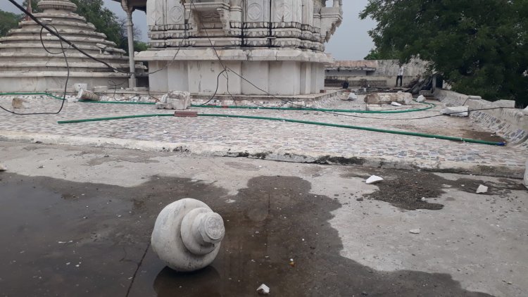 पुठोली स्थित लाल बाई फुल बाई माताजी मंदिर के ऊपर गिरी आकाशीय बिजली, मंदिर का गुंबद हुआ क्षतिग्रस्त।