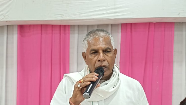 राजस्व मंत्री को राज्यमंत्री जाड़ावत ने गोपाल नगर को राजस्व ग्राम घोषित करने का प्रस्ताव सौंपा।