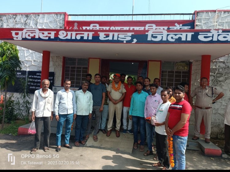 घाड थाने के नए थानाधिकारी मीणा का स्वागत सत्कार किया