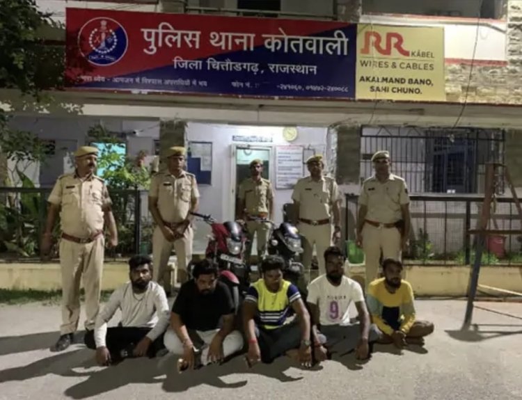 मारपीट करने वाले पांच आरोपी गिरफ्तार : लठ और सरिए से की थी परिवार की पिटाई, दो बाइक जब्त।